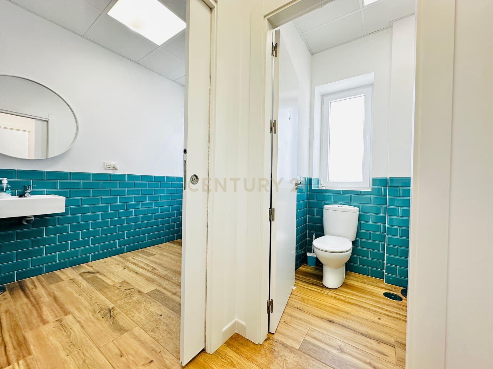 Comercial para venda em El Ejido - 350 000 € (Ref: 9296433)