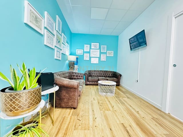 Comercial para venda em Balerma, El Ejido - 350 000 € (Ref: 9296433)