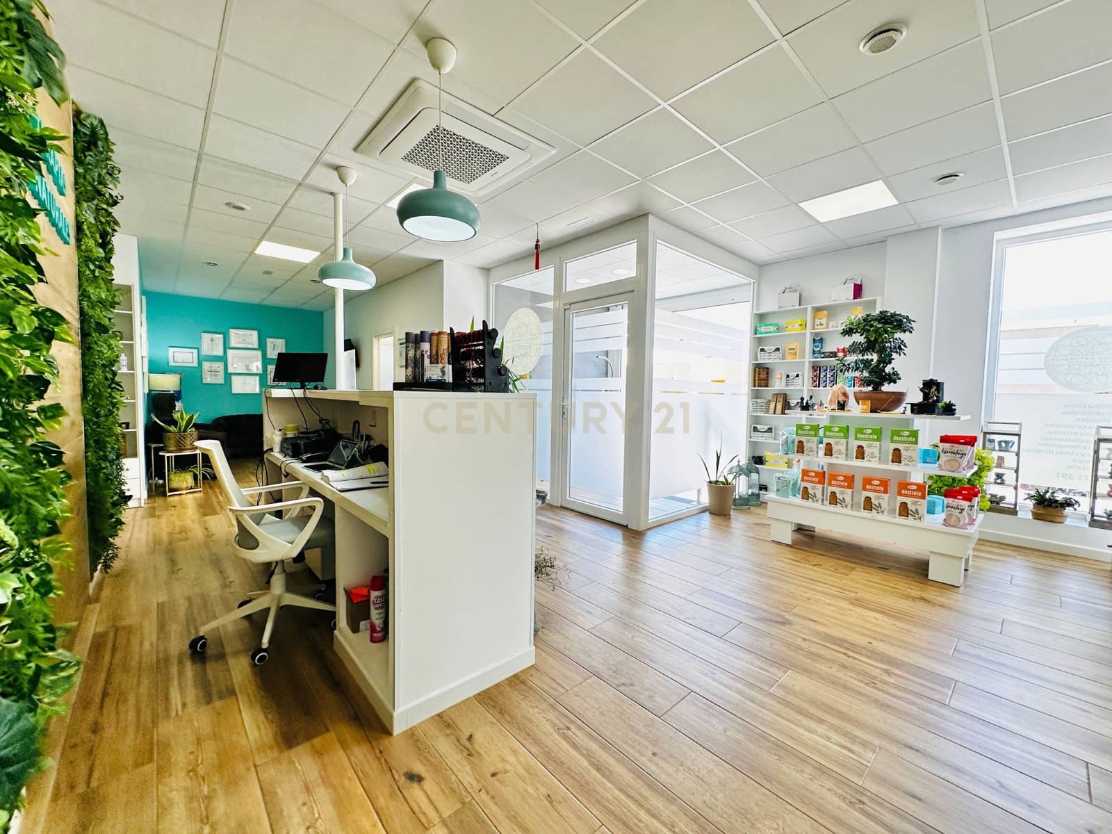 Comercial para venda em El Ejido - 350 000 € (Ref: 9296433)