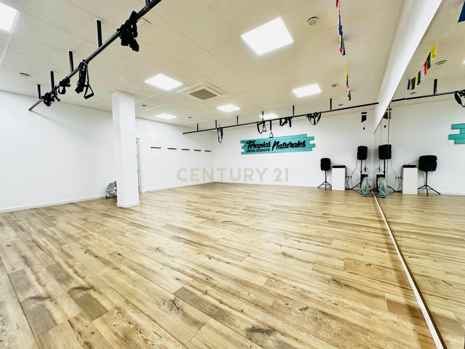 Comercial para venda em El Ejido - 350 000 € (Ref: 9296433)