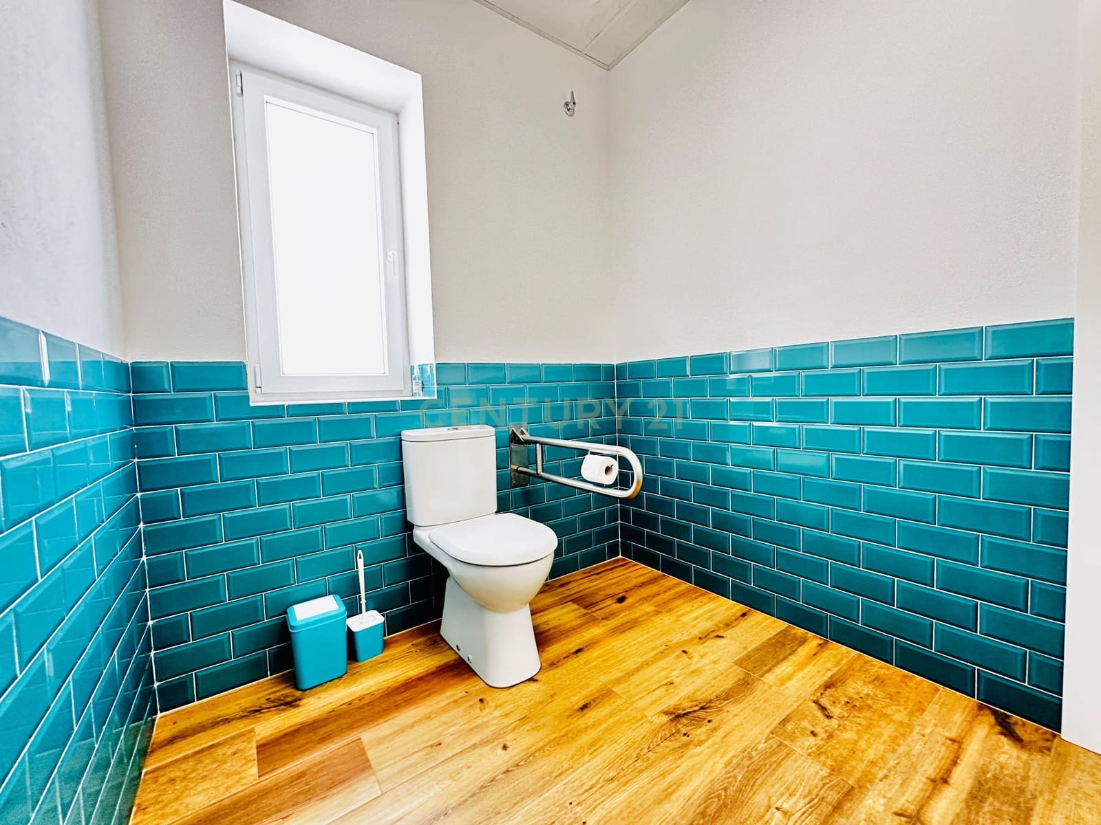 Comercial para venda em El Ejido - 350 000 € (Ref: 9296433)