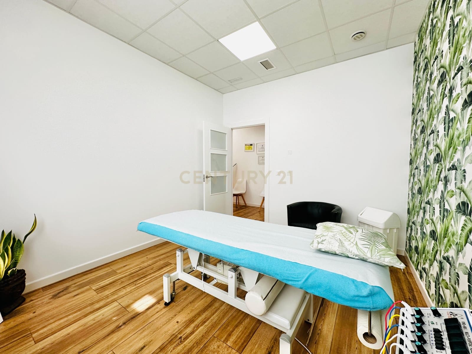 Comercial para venda em El Ejido - 350 000 € (Ref: 9296433)