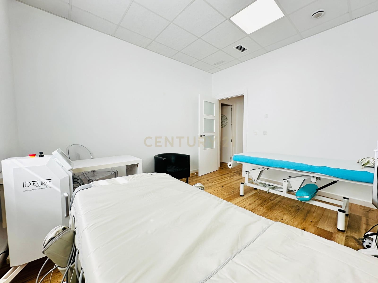 Comercial para venda em El Ejido - 350 000 € (Ref: 9296433)