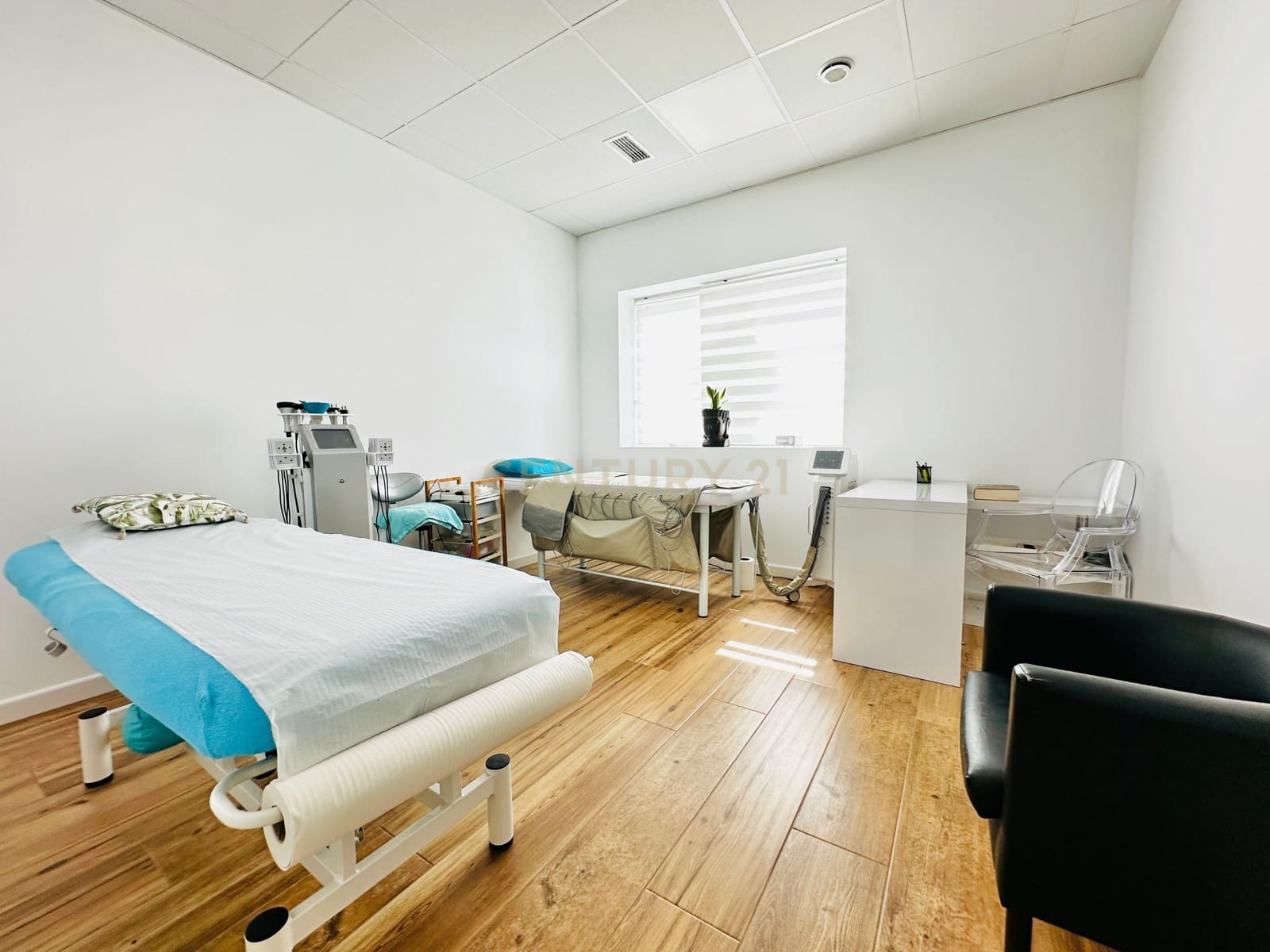 Comercial para venda em El Ejido - 350 000 € (Ref: 9296433)