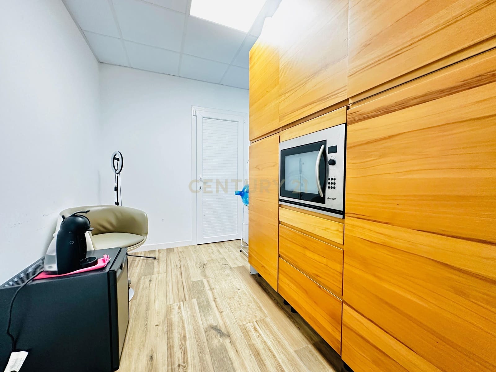 Comercial para venda em El Ejido - 350 000 € (Ref: 9296433)