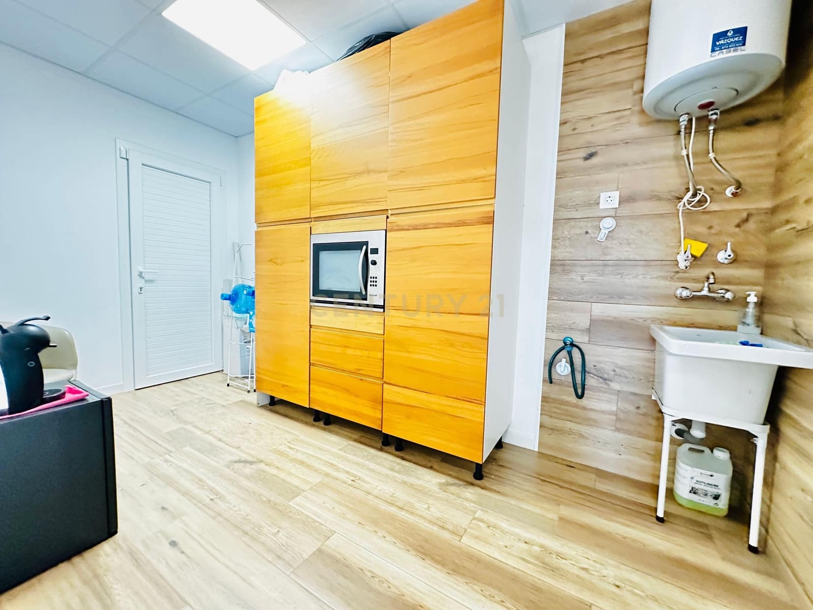 Comercial para venda em El Ejido - 350 000 € (Ref: 9296433)