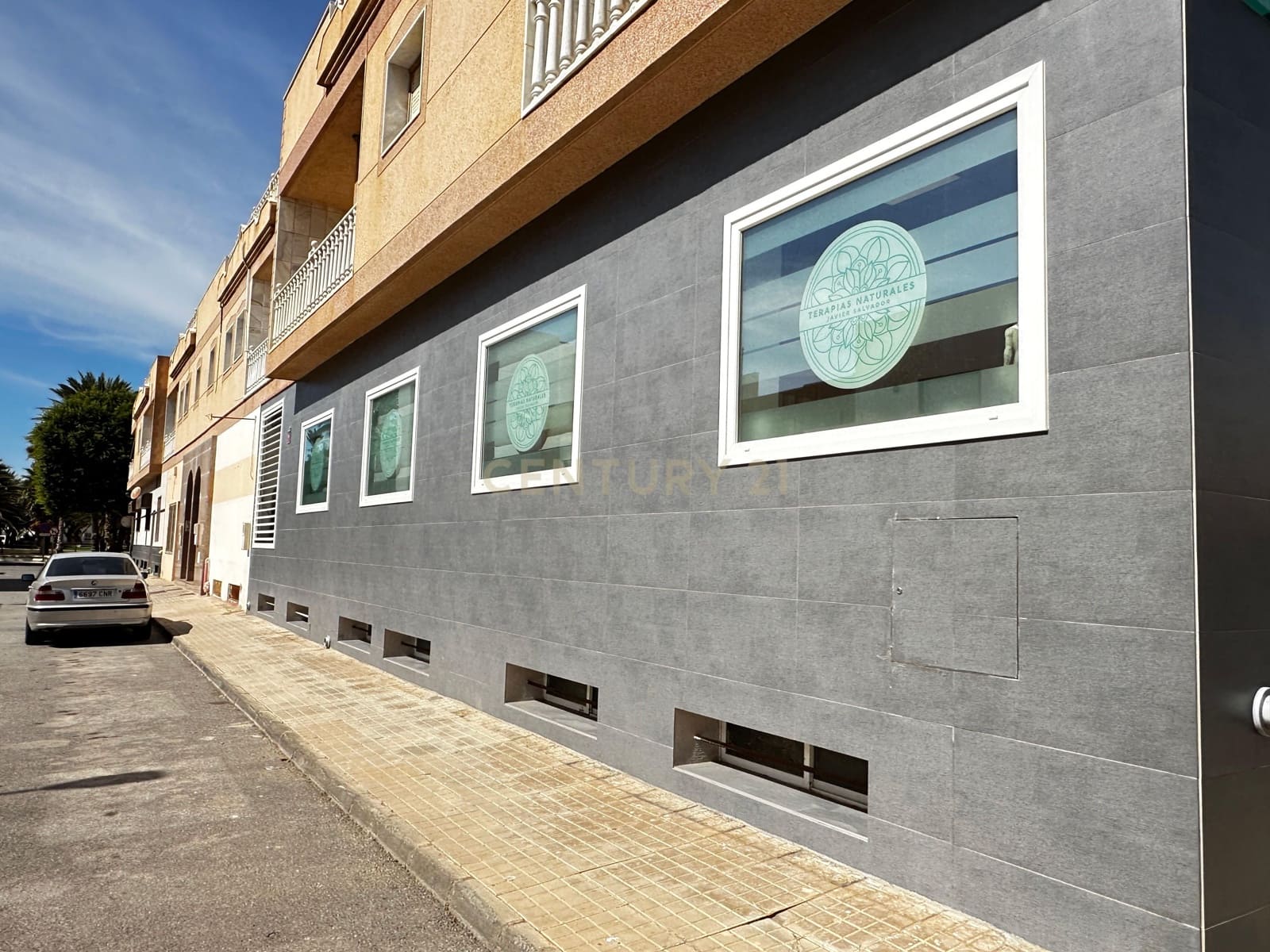 Comercial para venda em El Ejido - 350 000 € (Ref: 9296433)