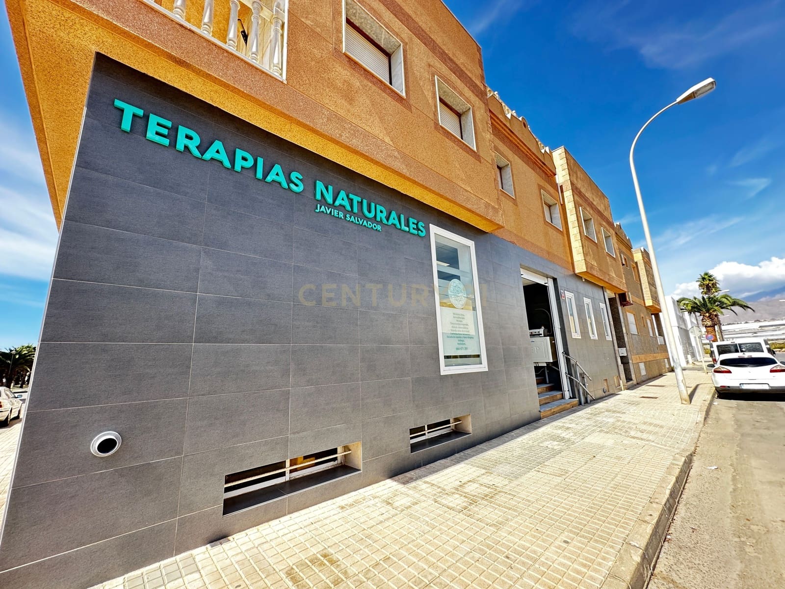 Comercial para venda em El Ejido - 350 000 € (Ref: 9296433)