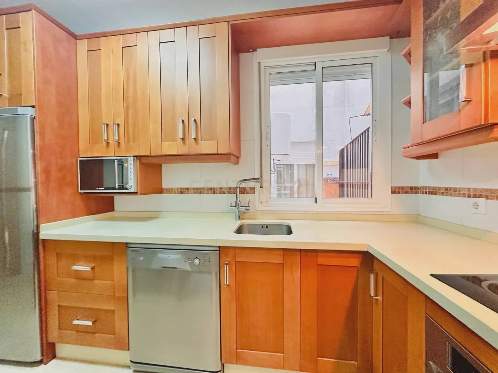 3 makuuhuone Huoneisto myytävänä paikassa Berja mukana 
autotalli - 107 800 € (Ref: 9296449)