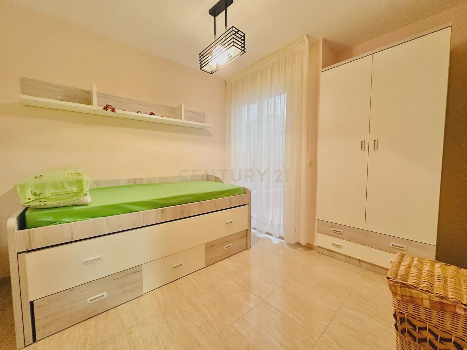 3 makuuhuone Huoneisto myytävänä paikassa Berja mukana 
autotalli - 107 800 € (Ref: 9296449)