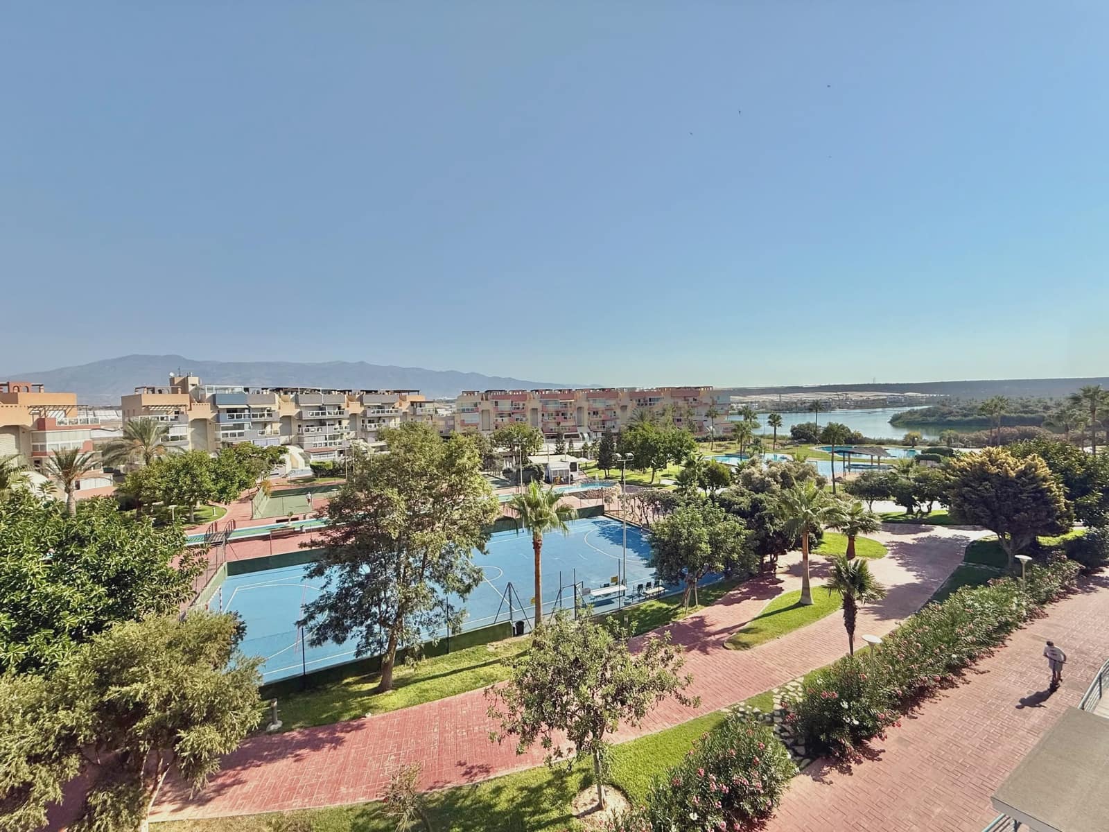 2 soveværelse Penthouse til salg i El Ejido med swimmingpool garage - € 215.500 (Ref: 9296453)