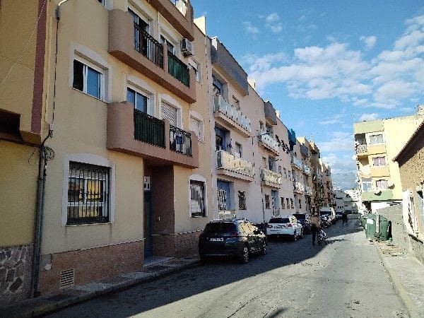 4 soveværelse Lejlighed til salg i Roquetas de Mar - € 97.500 (Ref: 9313745)
