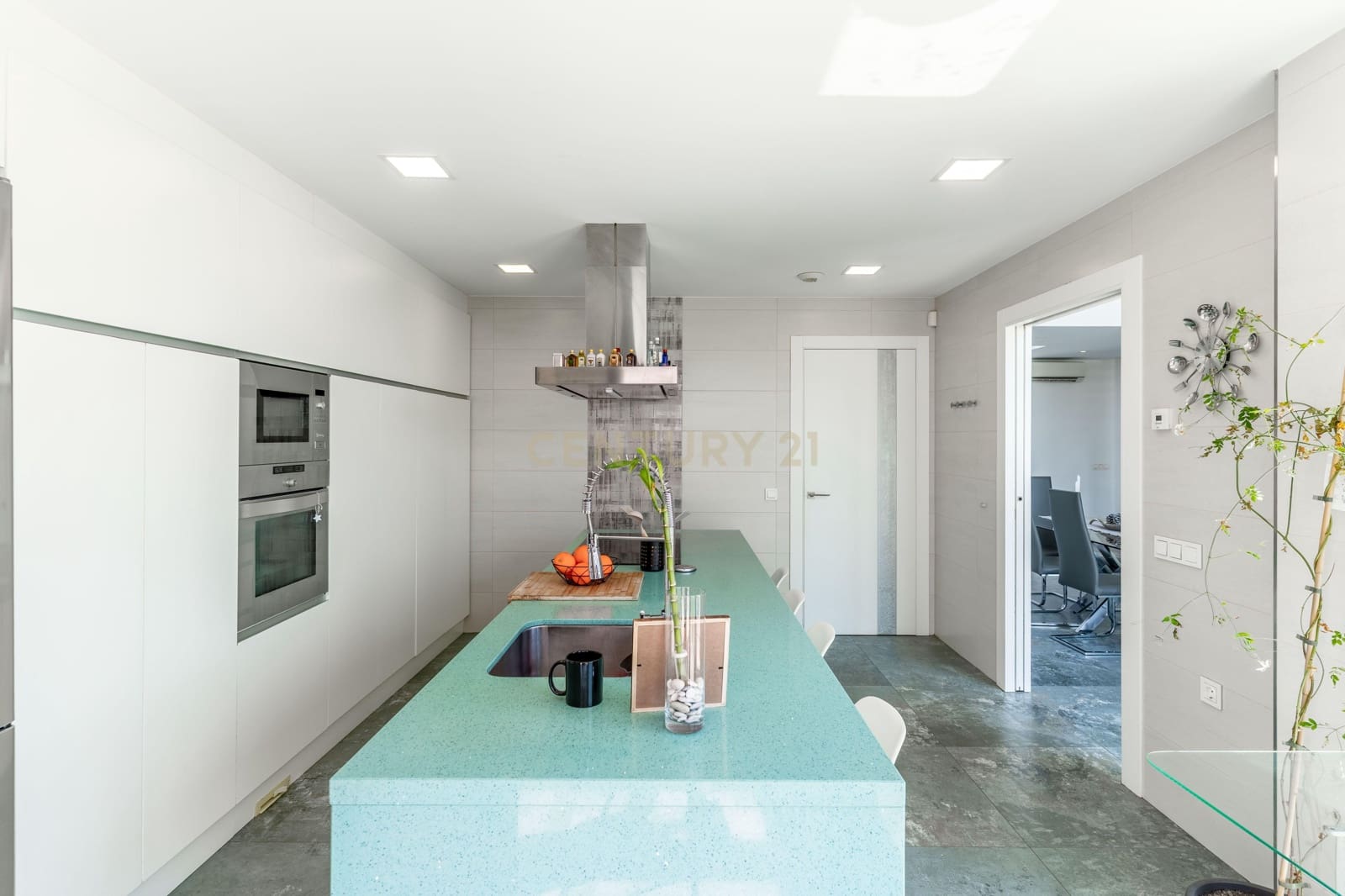 4 soveværelse Villa til salg i El Ejido med swimmingpool - € 880.000 (Ref: 9348623)