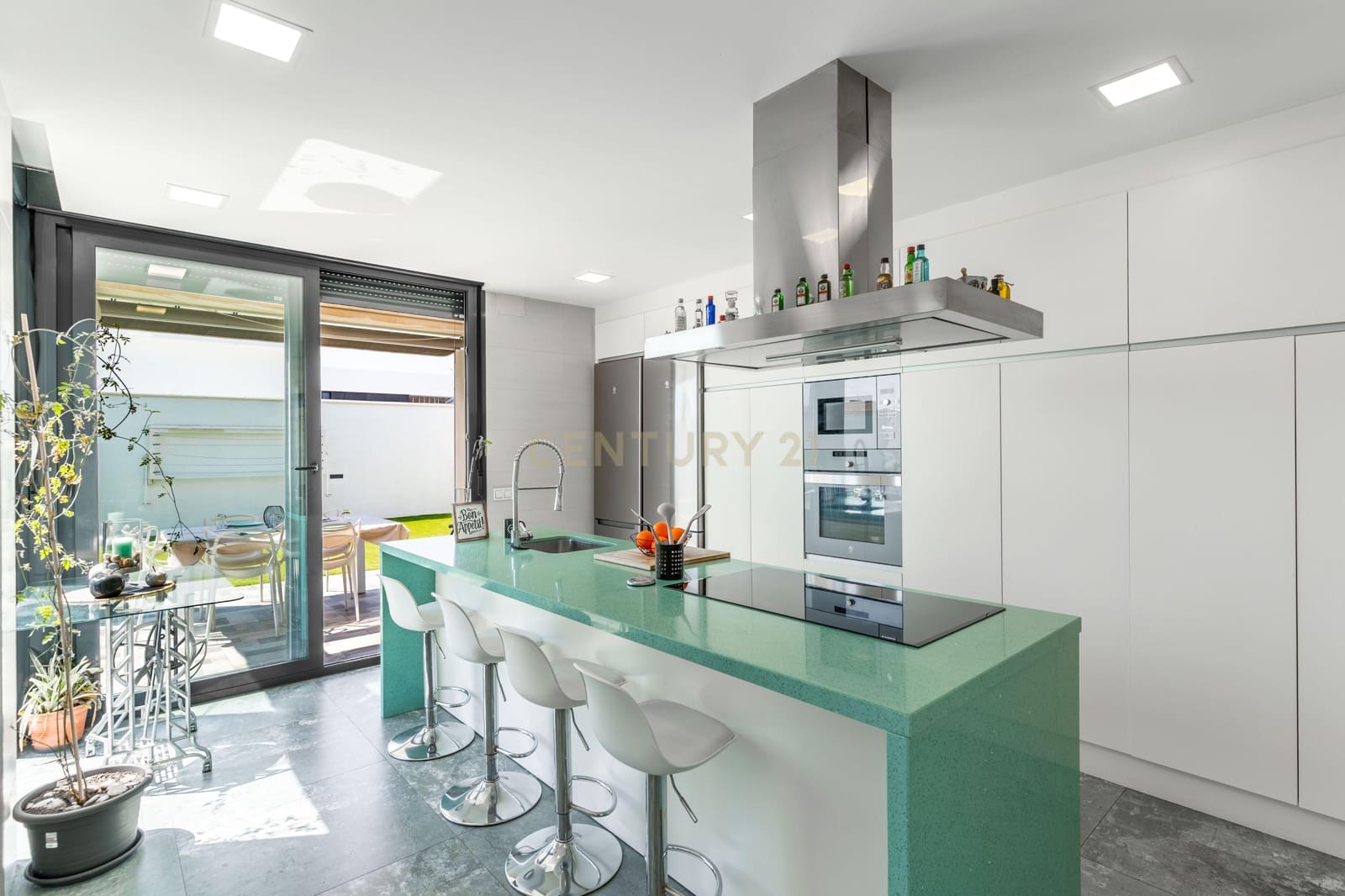 4 soveværelse Villa til salg i El Ejido med swimmingpool - € 880.000 (Ref: 9348623)