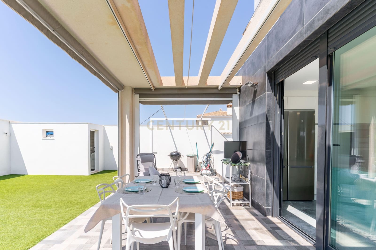 4 soveværelse Villa til salg i El Ejido med swimmingpool - € 880.000 (Ref: 9348623)