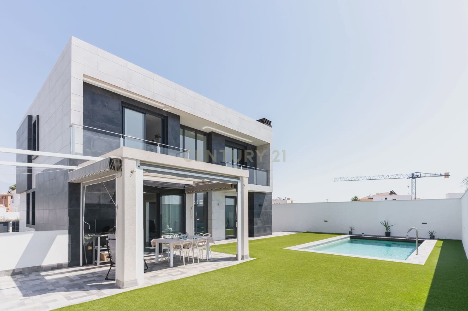 4 soveværelse Villa til salg i El Ejido med swimmingpool - € 880.000 (Ref: 9348623)