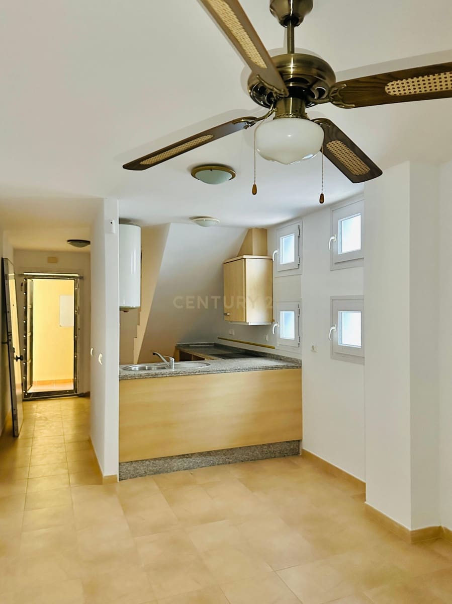 1 soveværelse Strandlejlighed til salg i El Ejido med swimmingpool - € 140.000 (Ref: 9398010)