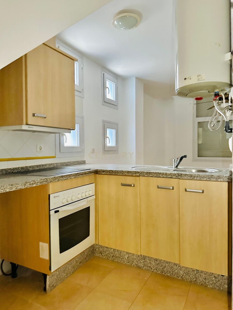 1 soveværelse Strandlejlighed til salg i El Ejido med swimmingpool - € 140.000 (Ref: 9398010)