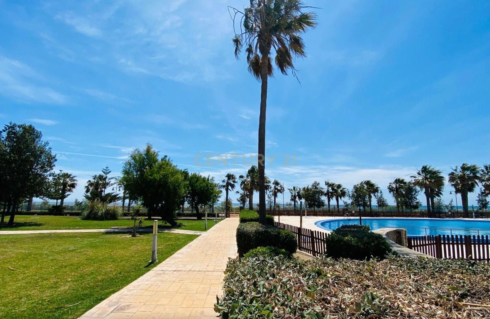 1 soveværelse Strandlejlighed til salg i El Ejido med swimmingpool - € 140.000 (Ref: 9398010)