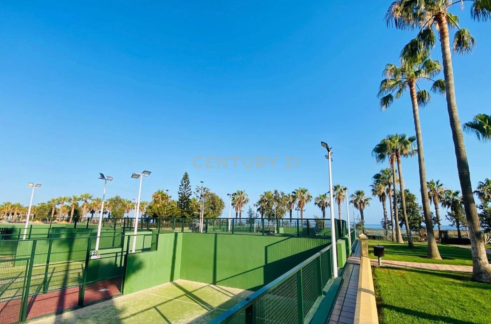 1 soveværelse Strandlejlighed til salg i El Ejido med swimmingpool - € 140.000 (Ref: 9398010)