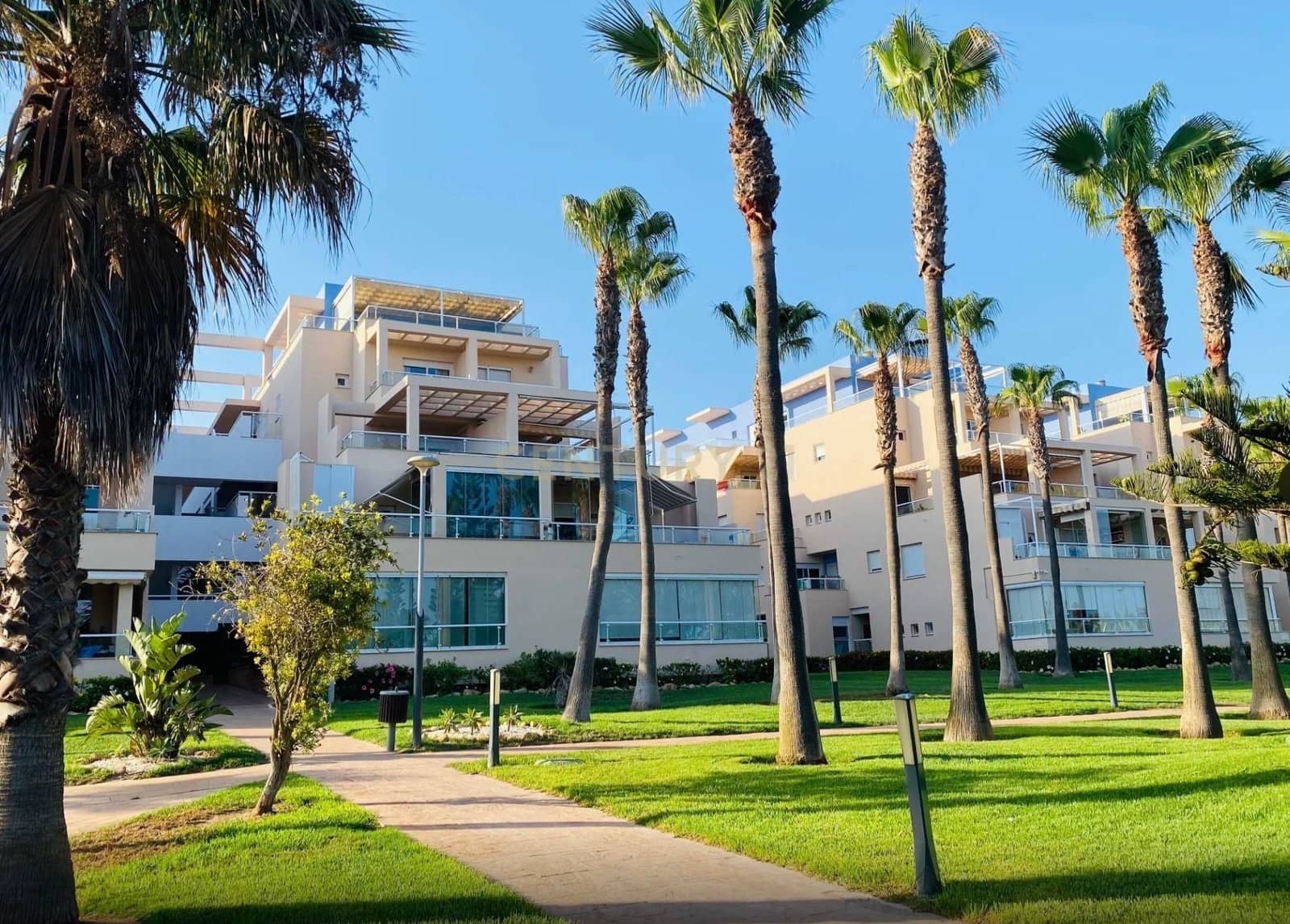 1 soveværelse Strandlejlighed til salg i El Ejido med swimmingpool - € 140.000 (Ref: 9398010)