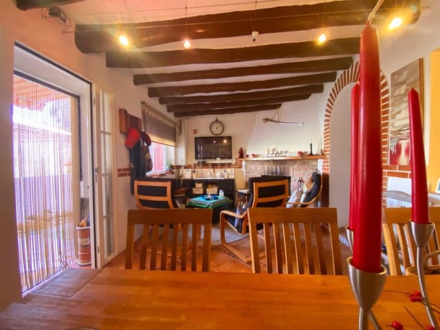 4 sypialnia Finka/Dom wiejski na sprzedaż w Berja z basenem garażem - 264 900 € (Ref: 9417674)