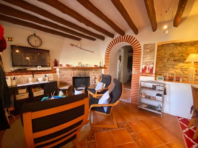 4 sypialnia Finka/Dom wiejski na sprzedaż w Berja z basenem garażem - 264 900 € (Ref: 9417674)