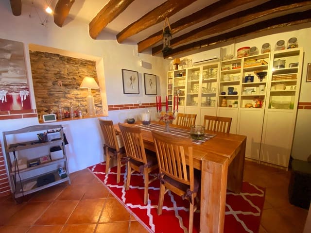 4 sypialnia Finka/Dom wiejski na sprzedaż w Berja z basenem garażem - 264 900 € (Ref: 9417674)