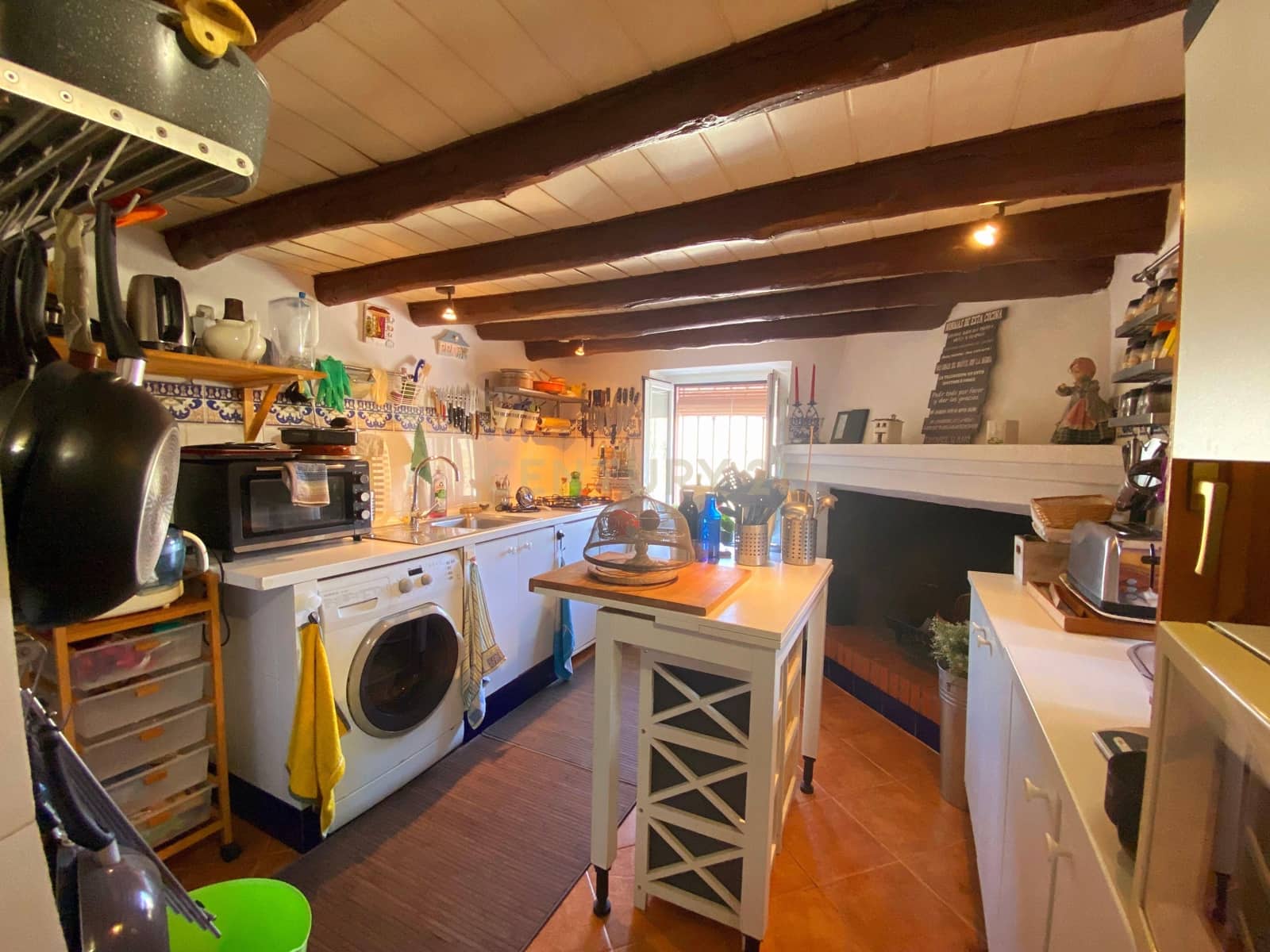 4 sypialnia Finka/Dom wiejski na sprzedaż w Berja z basenem garażem - 264 900 € (Ref: 9417674)