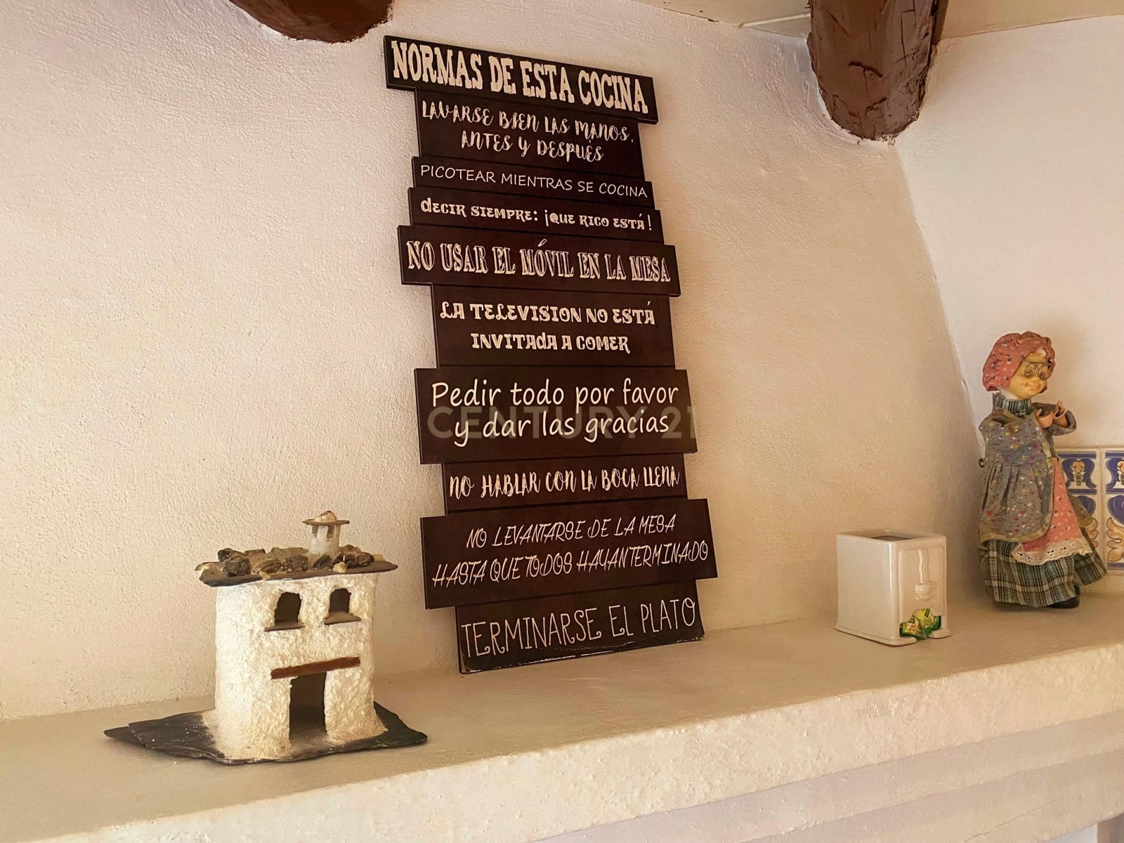 4 sypialnia Finka/Dom wiejski na sprzedaż w Berja z basenem garażem - 264 900 € (Ref: 9417674)