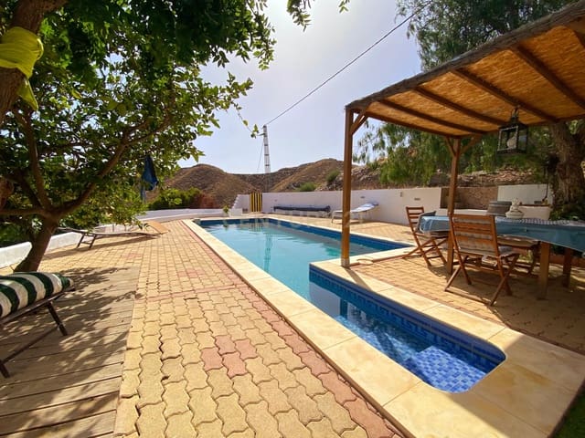 4 sypialnia Finka/Dom wiejski na sprzedaż w Berja z basenem garażem - 264 900 € (Ref: 9417674)