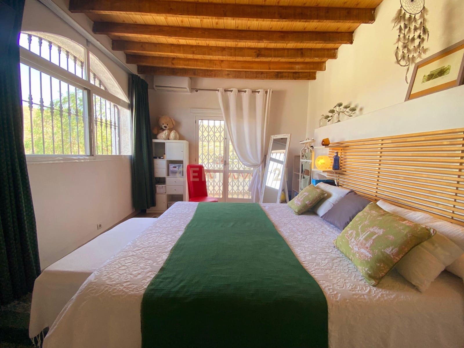 4 sypialnia Finka/Dom wiejski na sprzedaż w Berja z basenem garażem - 264 900 € (Ref: 9417674)