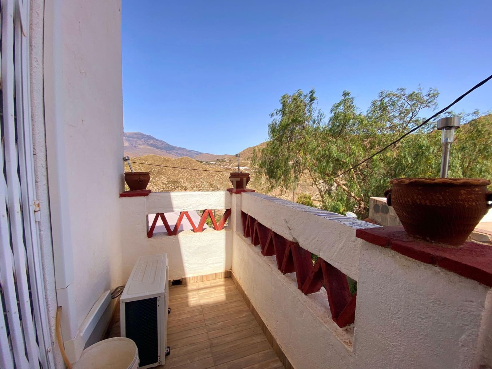 4 sypialnia Finka/Dom wiejski na sprzedaż w Berja z basenem garażem - 264 900 € (Ref: 9417674)