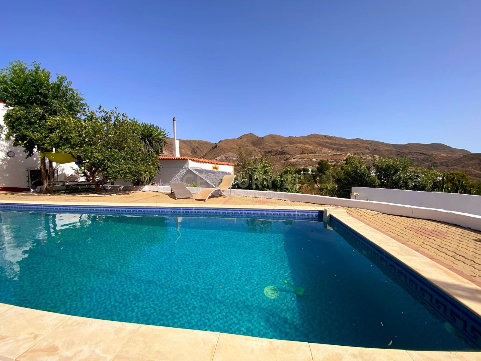 4 sypialnia Finka/Dom wiejski na sprzedaż w Berja z basenem garażem - 264 900 € (Ref: 9417674)