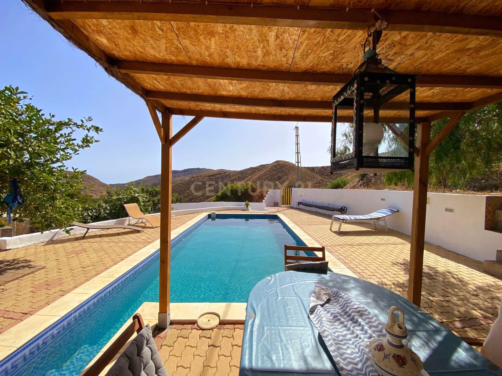 4 sypialnia Finka/Dom wiejski na sprzedaż w Berja z basenem garażem - 264 900 € (Ref: 9417674)