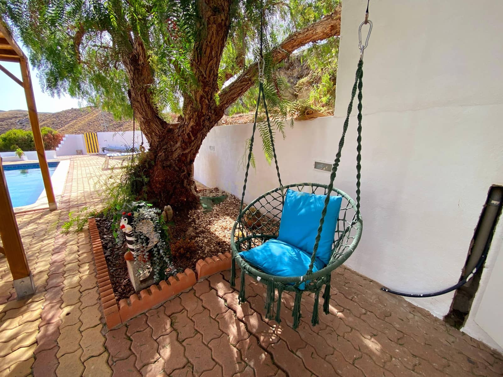 4 sypialnia Finka/Dom wiejski na sprzedaż w Berja z basenem garażem - 264 900 € (Ref: 9417674)