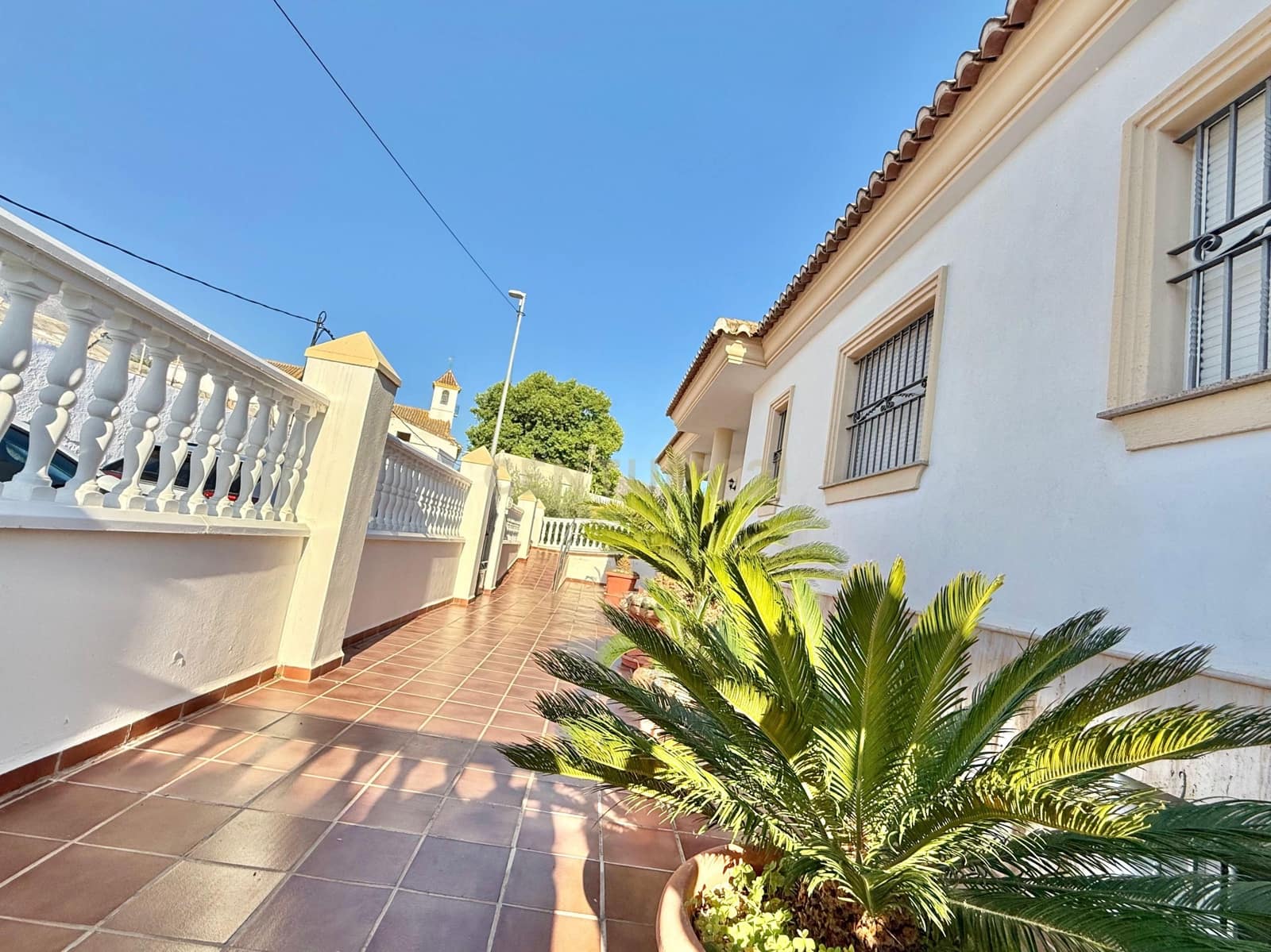 4 sypialnia Finka/Dom wiejski na sprzedaż w Berja z garażem - 379 800 € (Ref: 9471661)