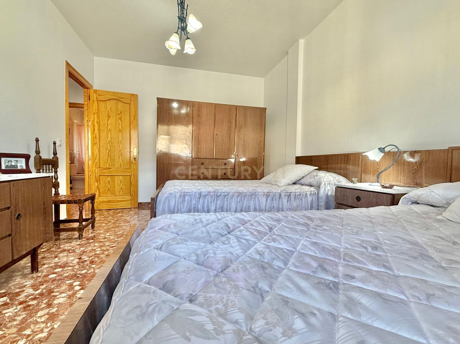 4 sypialnia Finka/Dom wiejski na sprzedaż w Berja z garażem - 379 800 € (Ref: 9471661)