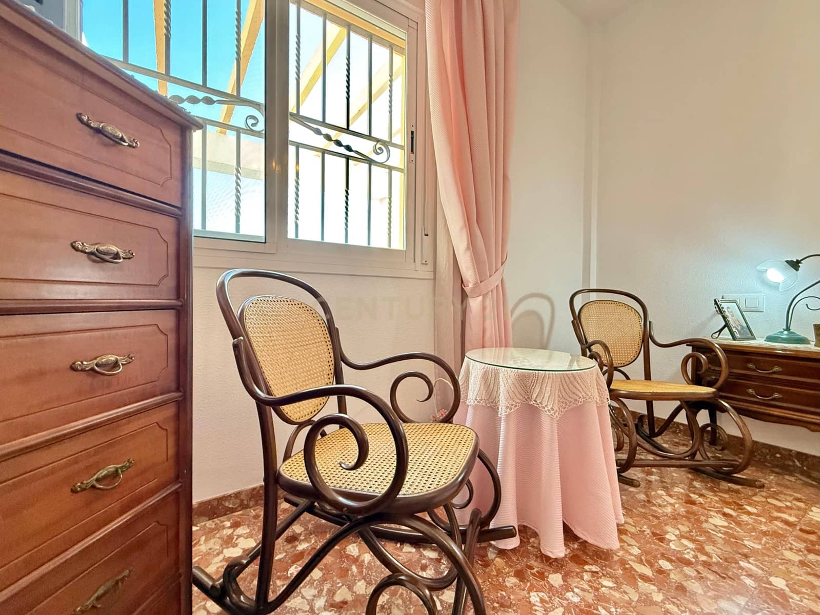 4 sypialnia Finka/Dom wiejski na sprzedaż w Berja z garażem - 379 800 € (Ref: 9471661)