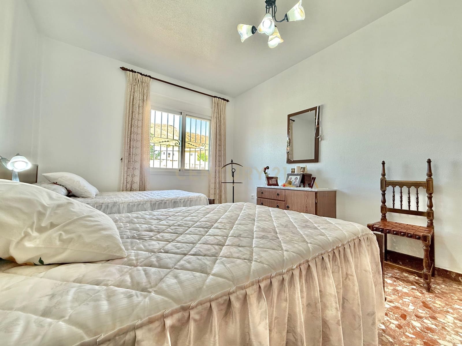 4 sypialnia Finka/Dom wiejski na sprzedaż w Berja z garażem - 379 800 € (Ref: 9471661)