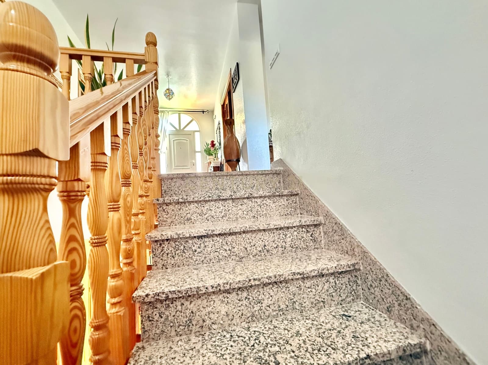 4 sypialnia Finka/Dom wiejski na sprzedaż w Berja z garażem - 379 800 € (Ref: 9471661)