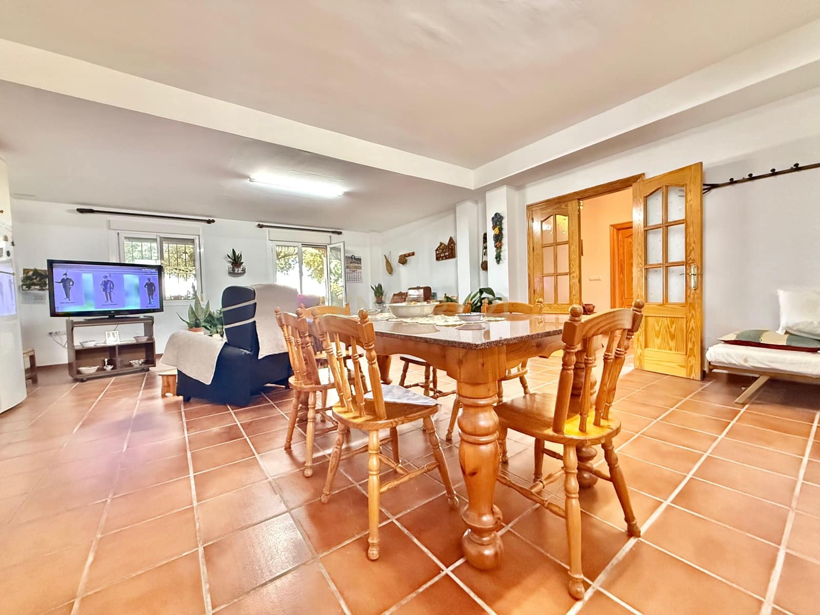 4 sypialnia Finka/Dom wiejski na sprzedaż w Berja z garażem - 379 800 € (Ref: 9471661)