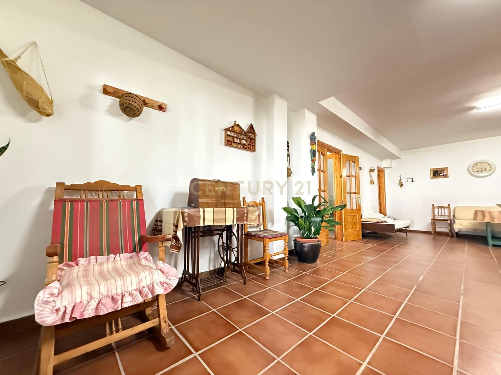 4 sypialnia Finka/Dom wiejski na sprzedaż w Berja z garażem - 379 800 € (Ref: 9471661)