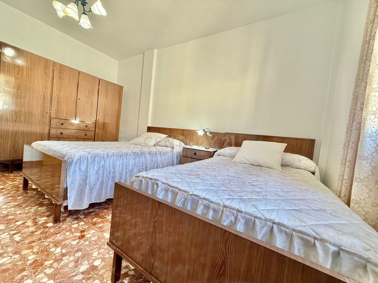 4 sypialnia Finka/Dom wiejski na sprzedaż w Berja z garażem - 379 800 € (Ref: 9471661)