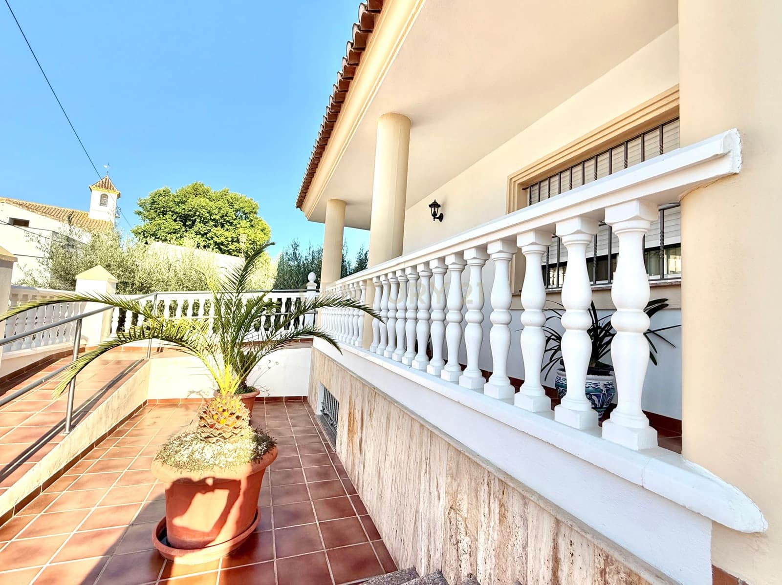 4 sypialnia Finka/Dom wiejski na sprzedaż w Berja z garażem - 379 800 € (Ref: 9471661)