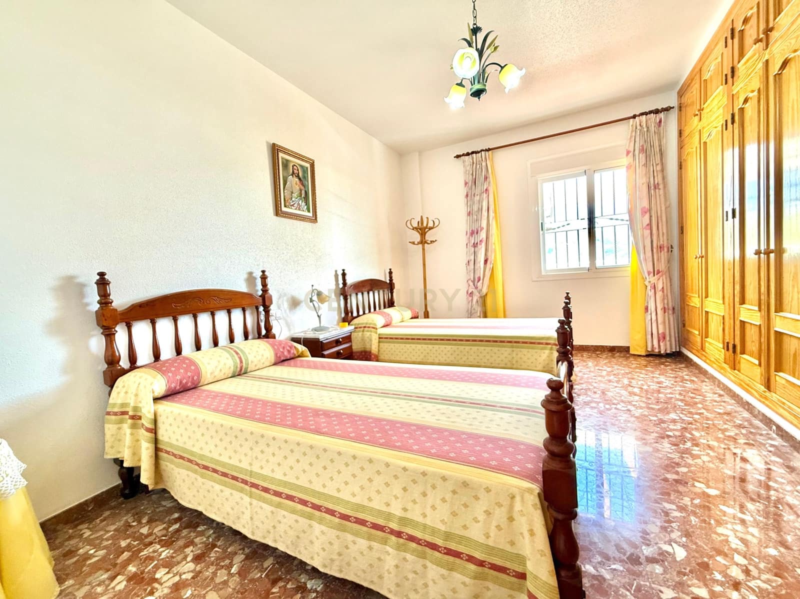 4 sypialnia Finka/Dom wiejski na sprzedaż w Berja z garażem - 379 800 € (Ref: 9471661)