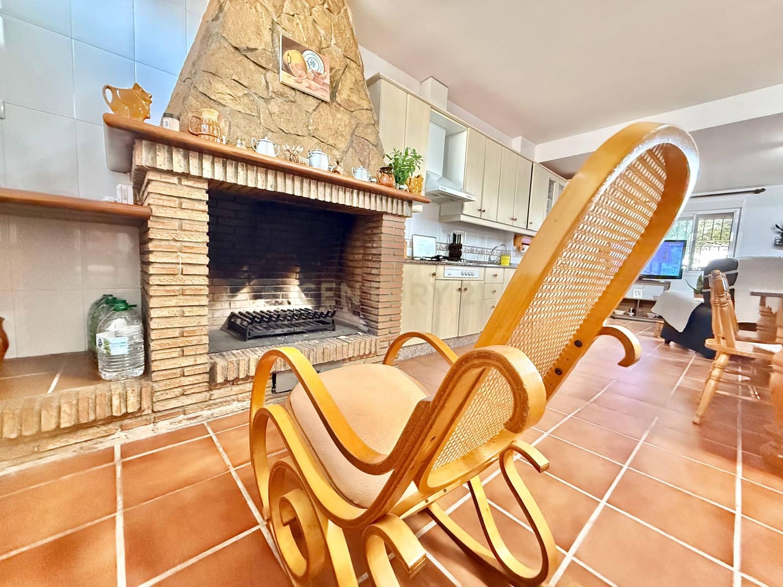 4 sypialnia Finka/Dom wiejski na sprzedaż w Berja z garażem - 379 800 € (Ref: 9471661)