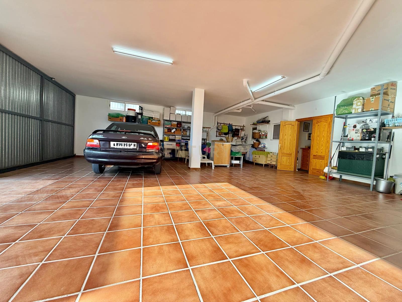 4 sypialnia Finka/Dom wiejski na sprzedaż w Berja z garażem - 379 800 € (Ref: 9471661)