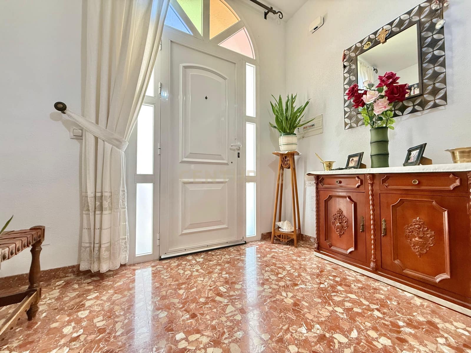 4 sypialnia Finka/Dom wiejski na sprzedaż w Berja z garażem - 379 800 € (Ref: 9471661)