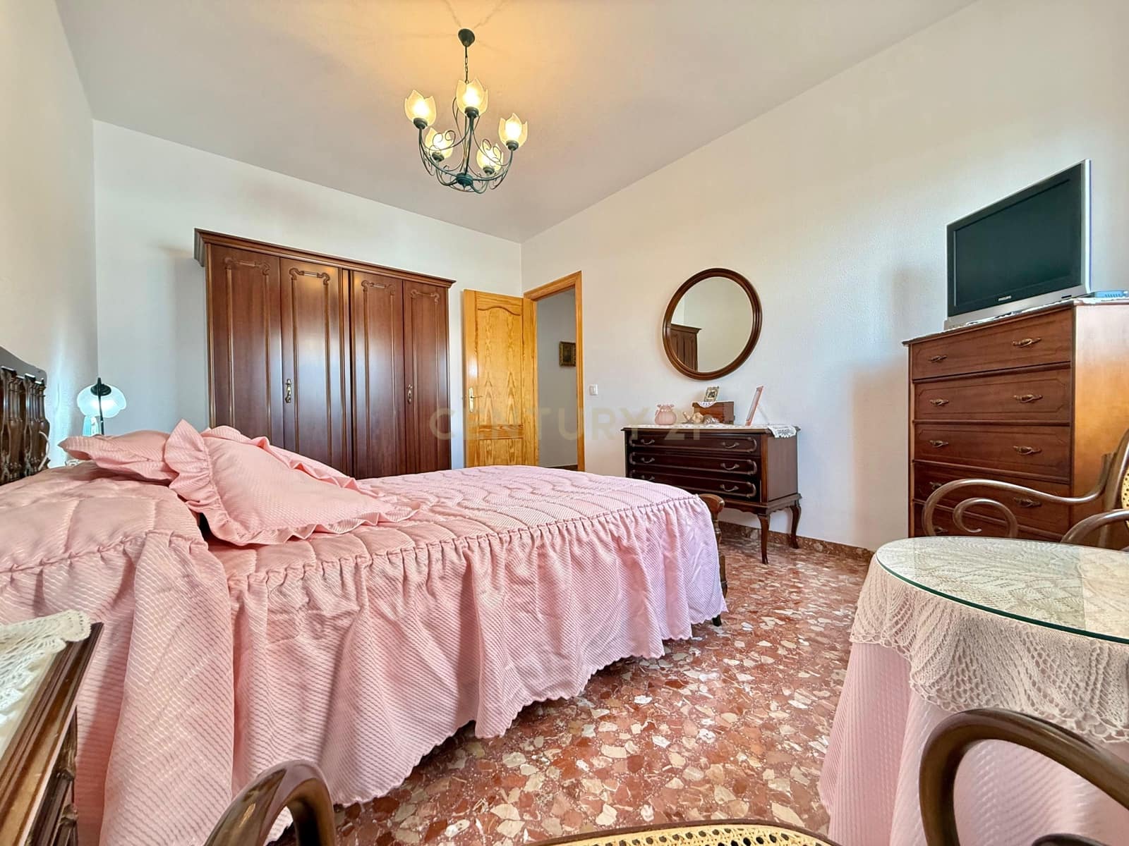 4 sypialnia Finka/Dom wiejski na sprzedaż w Berja z garażem - 379 800 € (Ref: 9471661)